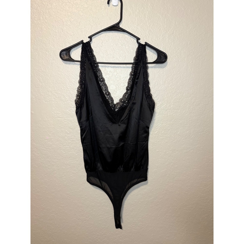 Lulus Womens Black Lace Trim V Neck Bodysuit - Picture 1 of 3